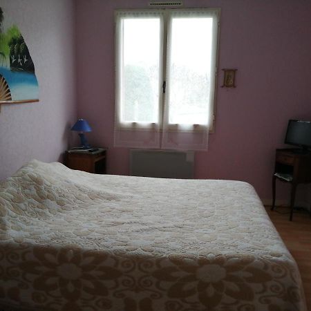 Bed and Breakfast La Pomponnette Bouresse Exterior foto